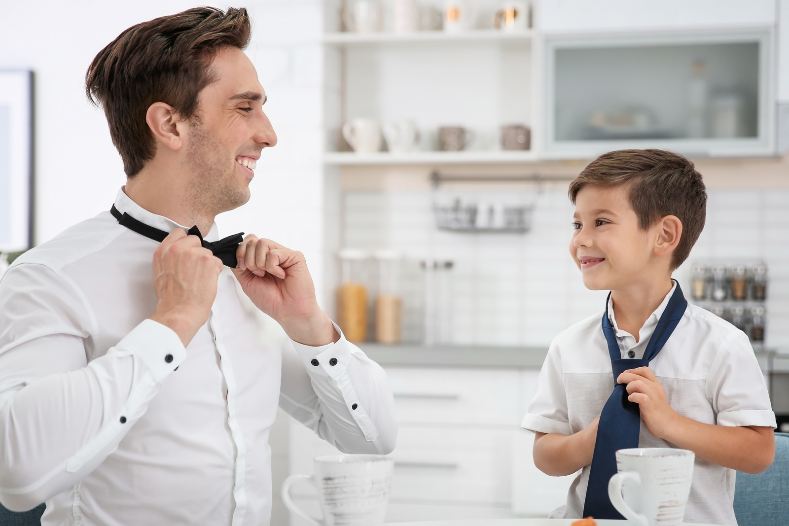 Tie vs Bow Tie: Which Should You Wear?